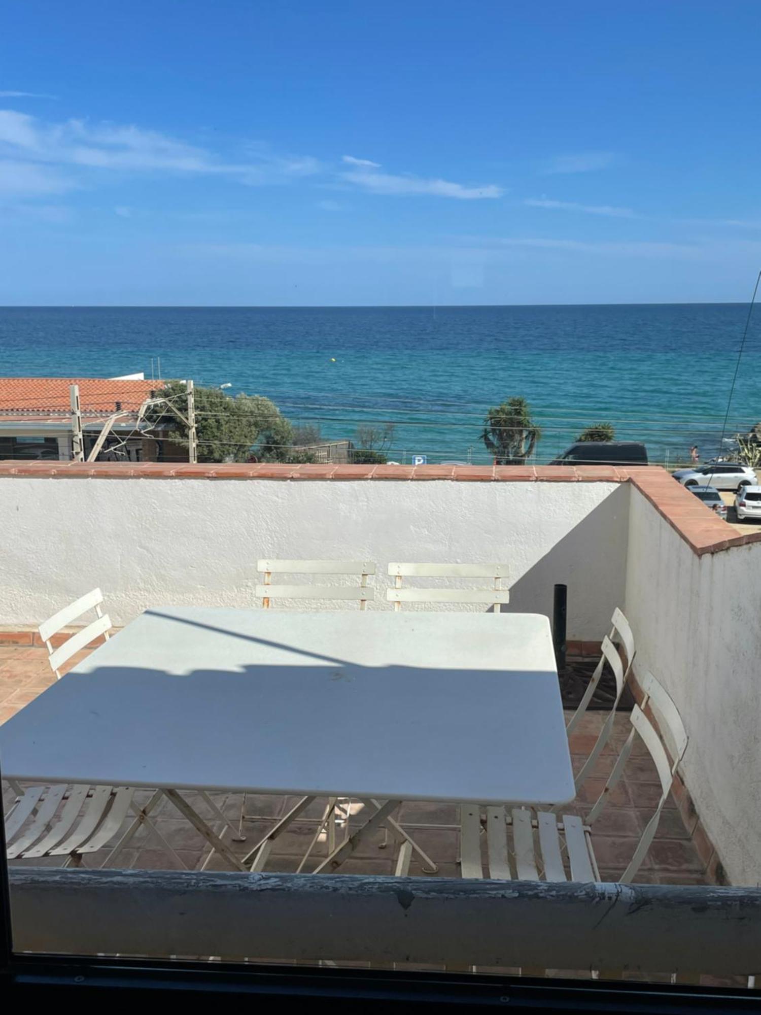 Espectacular Casa Indiana En Primera Linea De Mar Vilassar De Mar Dış mekan fotoğraf