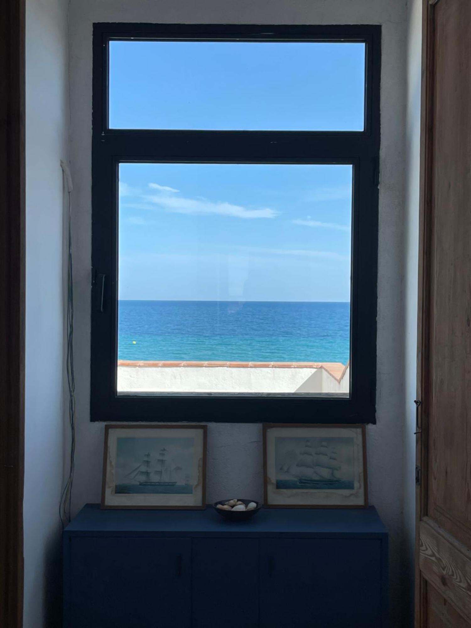 Espectacular Casa Indiana En Primera Linea De Mar Vilassar De Mar Dış mekan fotoğraf